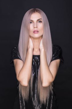 Düzgün saçlı güzel model