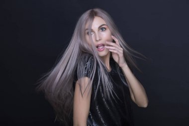 Kafkas şok uzun saçlı kadın