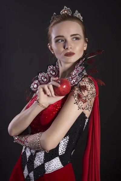 Portrait of a gorgeous queen. Halloween costume. — Stock Photo, Image