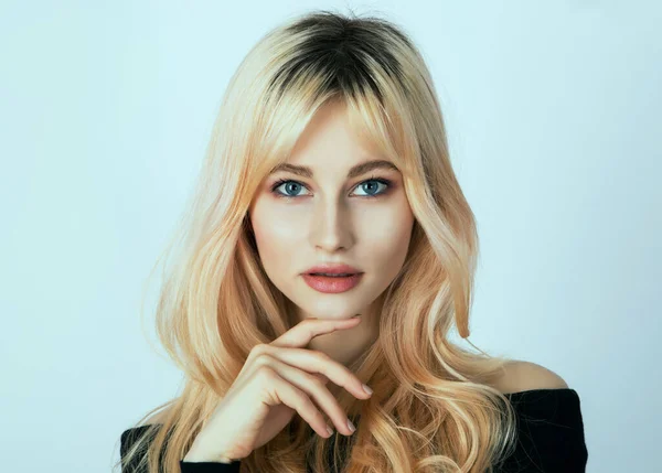 Umělecký Retouched Portrét Blondýny Sexy Dívka Měkkým Světlem Make — Stock fotografie