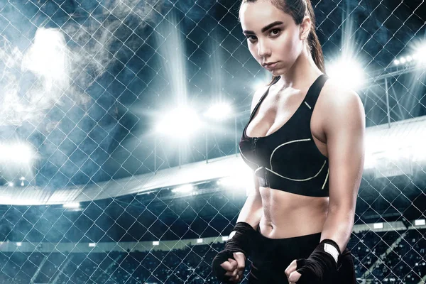 Жорстокий винищувач боксер жінка крупним планом. Концепція спорт. — стокове фото