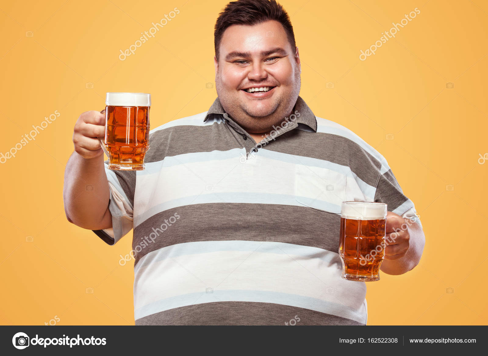 1ère simulation Depositphotos_162522308-stock-photo-young-fat-man-at-oktoberfest