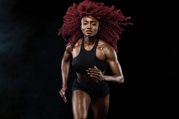 https://st3.depositphotos.com/1000689/18388/i/450/depositphotos_183881526-stock-photo-a-strong-athletic-female-sprinter.jpg