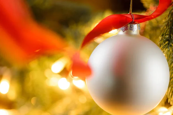 Árbol de abeto decorado de Navidad o Año Nuevo —  Fotos de Stock