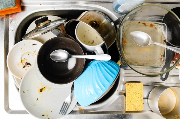 Dirty dishes in a sink — Stock Photo, Image