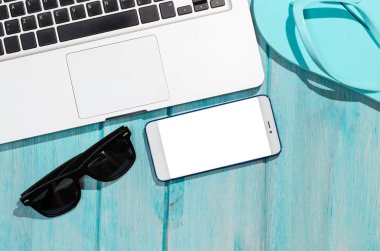 Modern dizüstü bilgisayar, üstten görünüm