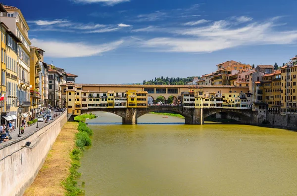 Ponte Vecchio Firenze estate — Stock fotografie