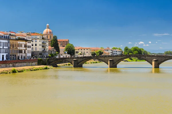 Ponte Vecchio Firenze estate — стокове фото