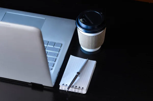 Evening work place and laptop — Stock Photo, Image