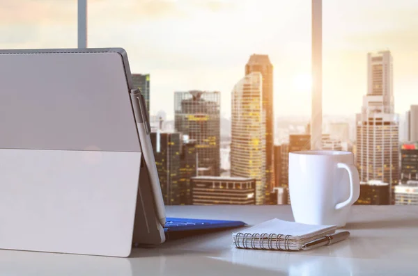 Local de trabalho com vista panorâmica — Fotografia de Stock