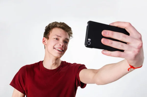 젊은 사람이 복용 selfie — 스톡 사진