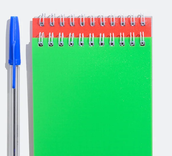 Zielona i czerwona notesy — Zdjęcie stockowe