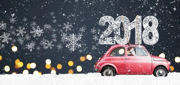 Retro oyuncak araba ile Noel hediyeleri — Stok fotoğraf