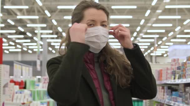 Покупки во время вспышки вируса — стоковое видео