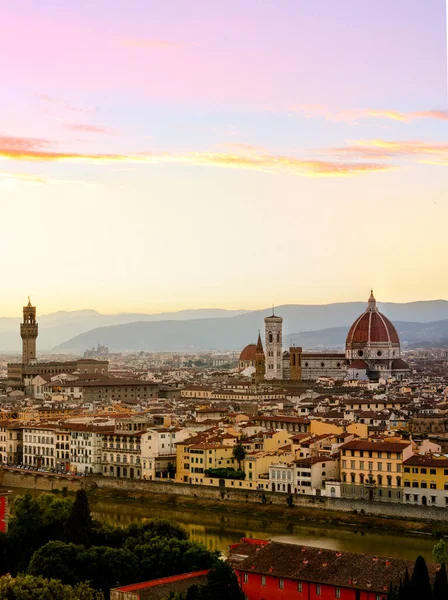 Horizonte panorâmico de Florença ao pôr-do-sol — Fotografia de Stock