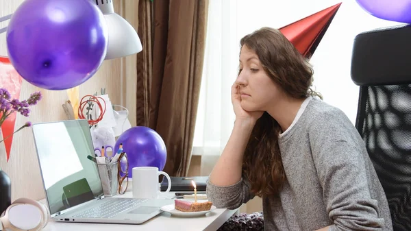 Woman celebrating birthday from home — Stock Photo, Image