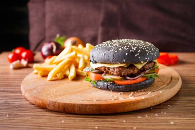 Siyah Hamburger ile et pirzola