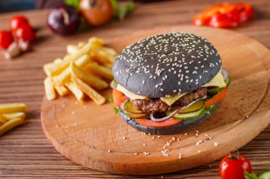 Siyah Hamburger ile et pirzola