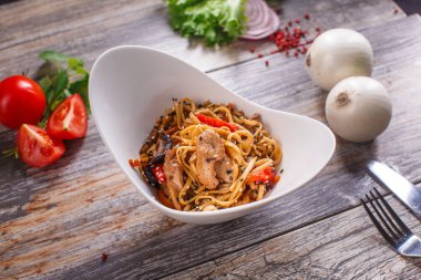 Oryantal yemekleri - udon erişte