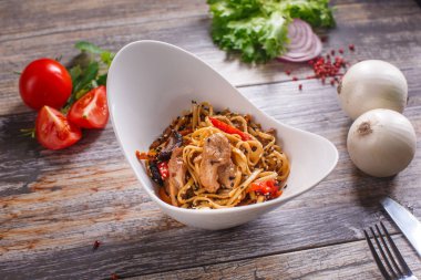 Oryantal yemekleri - udon erişte