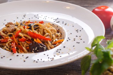 Oryantal yemekleri - udon erişte