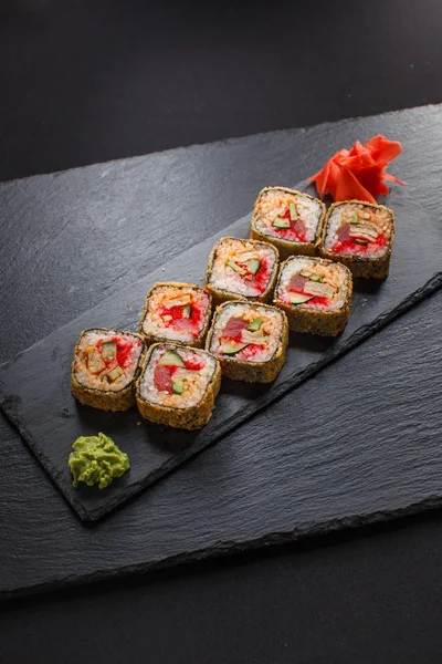 Japanisches Essen heiße Semmel mit Thunfisch — Stockfoto