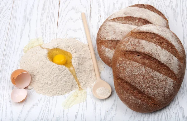 Baking bread — Stock Photo, Image