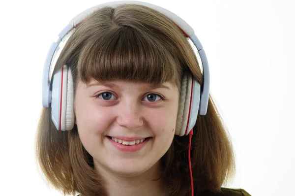 Молода Дівчина Слухає Музику Білий Фон — стокове фото