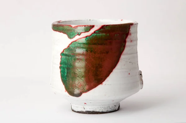 Re, tazza di raku verde e bianca — Foto Stock