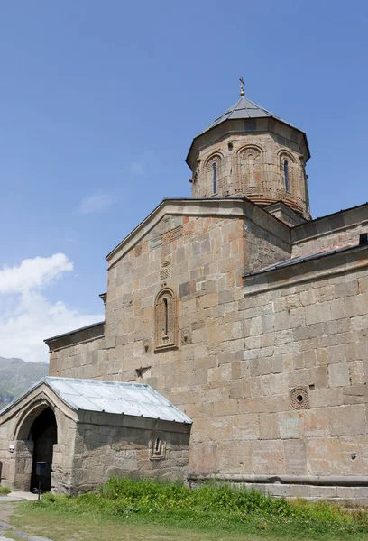 Tsminda Sameba Igreja Santíssima Trindade Perto Aldeia Kazbegi Gergeti Igreja — Fotografia de Stock