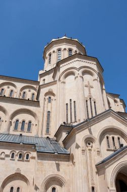 Tbilisi Holy Trinity Katedrali. Ana Katedrali Gürcü Ortodoks Kilisesi Tiflis, Gürcistan'ın başkenti bulunan bu