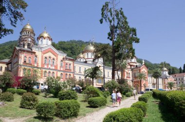 Yeni Athos the Simon the Zealot manastırı - Abhazya 'daki Athos Dağı eteğinde yer alan manastır..