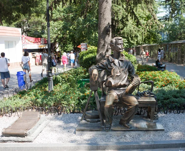 Yalta Crimea Agosto 2012 Monumento Fundador Estúdio Cinema Yalta Alexander — Fotografia de Stock