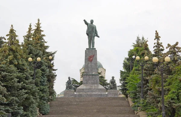 塞瓦斯托波尔 克里米亚 2014年6月13日 塞瓦斯托波尔中心的列宁纪念碑 — 图库照片