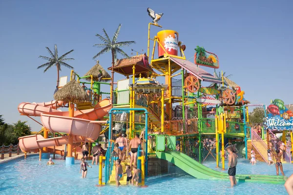 Anapa Oroszország 2017 Augusztus Water Park Golden Beach Vízi Csúszdákkal — Stock Fotó