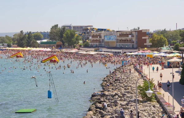 Anapa Rusya Ağustos 2017 Görünüm Körfezi Yaz Aylarında Kumlu Plaj — Stok fotoğraf