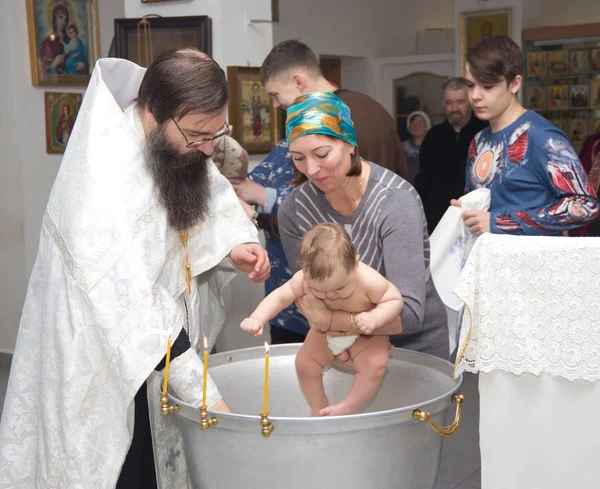 Novosibirsk Rússia Janeiro 2017 Rito Batismo Igreja Ortodoxa Russa Batismo — Fotografia de Stock