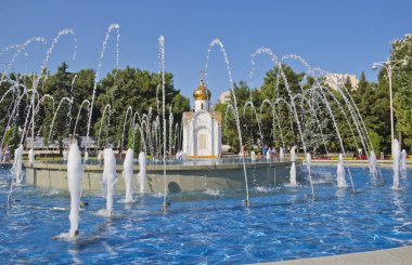 Anapa, Rusya - 05 Ağustos 2017: Anapa Merkezi çeşme. Anapa Krasnodar Krayı, Rusya bir resort yeridir