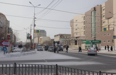 Yakutsk, Rusya - 14 Mart 2019 Kışın Yakutsk şehrinin kentsel manzarası