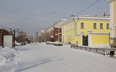 Yakutsk, Rusya - 14 Mart 2019 Kışın Yakutsk şehrinin kentsel manzarası