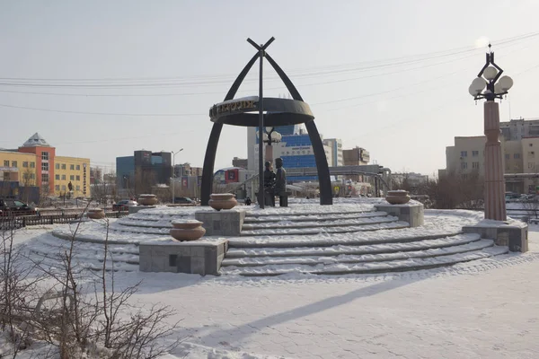 Yakutsk Russia March 2019 Urban Landscape Памятник Русскому Путешественнику Семену — стоковое фото