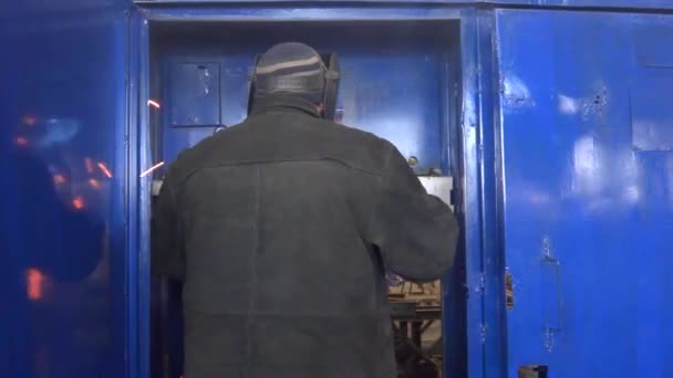 Male Welder Work Masked Man Welding Metal Parts — Stock Video