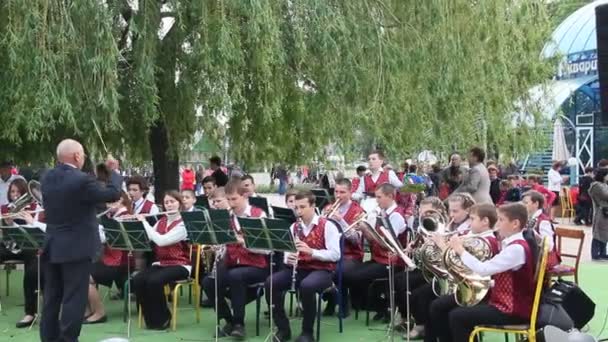 Primorsko Akhtarsk Ryssland Maj 2017 Segerdagen Tonårsband Spelar Festlig Musik — Stockvideo