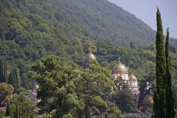 新阿多斯西蒙修道院 位于阿布哈兹阿多斯山脚下的一座修道院 — 图库照片