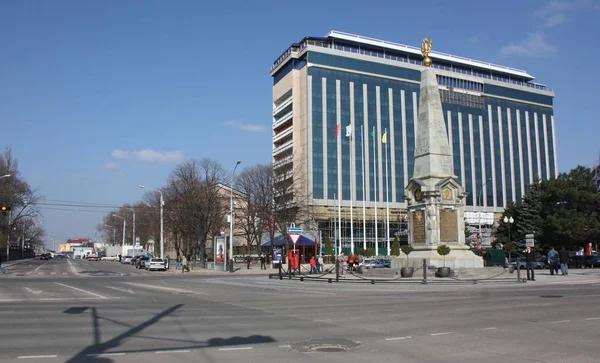 Krasnodar Rusia Marzo 2010 Obelisco Honor Bicentenario Del Ejército Cosaco —  Fotos de Stock