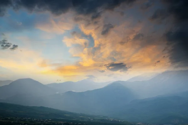 Proměnlivé počasí v horách. Stock Fotografie