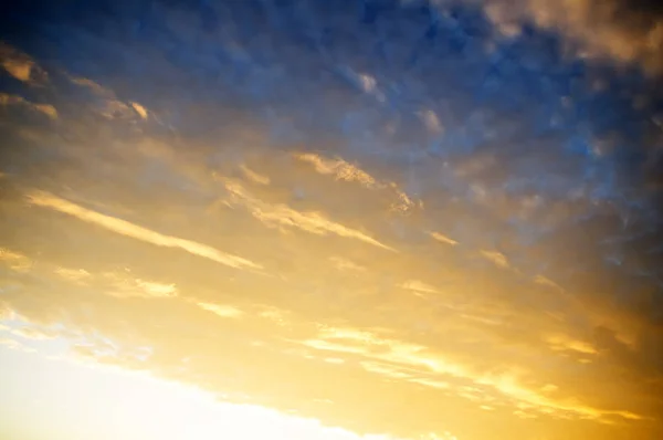 Salida del sol cielo fondo.Composición de la naturaleza . —  Fotos de Stock