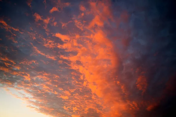 Dramatische sky.nature Zusammensetzung. — Stockfoto