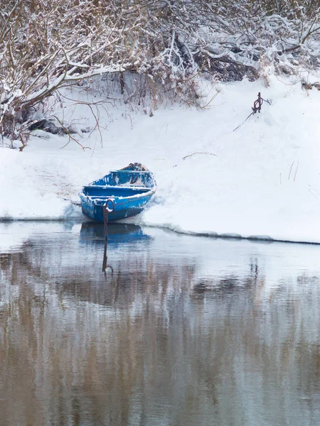 Boaton the Bank.Nature composition. — Stock Photo, Image