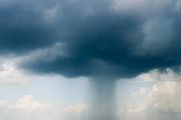 Az eső, a felhők — Stock Fotó